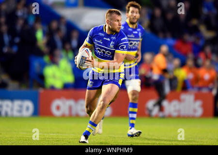 6 septembre 2019 ; stade Halliwell Jones, Warrington, Lancashire, Angleterre ; Betfred Super League Rugby, Warrington Wolves contre Wakefield Trinity ; Mike Cooper de Warrington Wolves recherche un pass - usage éditorial uniquement. Banque D'Images