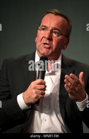06 septembre 2019, Basse-Saxe, Hanovre : Boris Pistorius parle à la DSF conférence régionale. Le nouveau DOCUP leadership seront déterminés au cours d'un sondage auprès des membres en octobre. Le résultat devrait être connu le 26 octobre. Photo : Sina Schuldt/dpa Banque D'Images