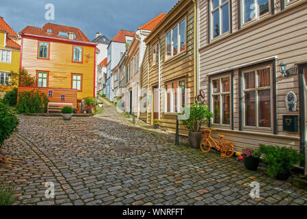 Maisons bois dans le quartier de Nordnes, Bergen, Norvège. Banque D'Images