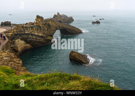 Le rocher de la Vierge (Rocher de la Vierge Marie) pendant la saison d'hiver, Biarritz, France Banque D'Images