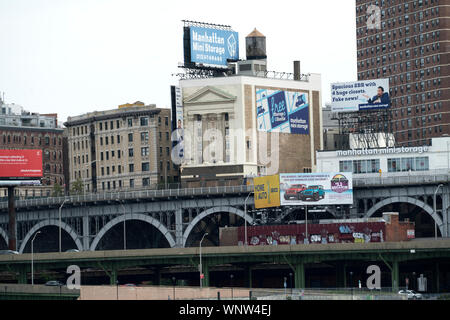 Le bâtiment de stockage des Frères Lee à la 134e Rue et de Riverside Drive à West Harlem, Manhattan, a été érigée à la fin des années 1920, comme une installation de stockage. Banque D'Images