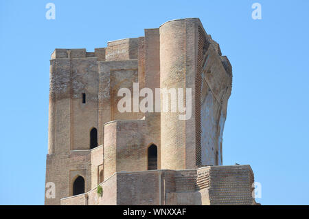 Passerelle non réhabilitées vestiges de l'ancien palais Ak-Saray Tamerlanes à Shakhrisabz, le sud de l'Ouzbékistan Banque D'Images