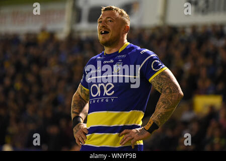 Warrington, Lancashire, Royaume-Uni. Sep 6, 2019. 6 septembre 2019 ; stade Halliwell Jones, Warrington, Lancashire, Angleterre ; Betfred Super League Rugby, Warrington Wolves contre Wakefield Trinity ; Josh Charnley de Warrington Wolves prend dans l'atmosphère à la stade Halliwell Jones - éditorial uniquement. Credit : Action Plus Sport Images/Alamy Live News Banque D'Images