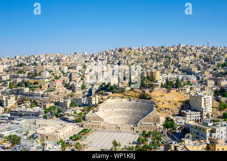 La Jordanie, Amman, Amman Gouvernorat. 2ème-siècle théâtre romain sur le Royaume hachémite Plaza dans le centre de Amman. Banque D'Images