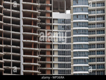 Partiellement terminé massive du développement résidentiel et du site de construction à Ho Chi Minh City, Vietnam, Asie du sud-est Banque D'Images