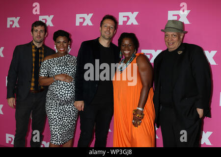 FX Networks Starwalk at Summer 2019 TCA au Beverly Hilton Hotel le 6 août 2019 à Beverly Hills, CA : Carter d'Hudson, Angela Lewis, Dave Andron, Michael Hyatt, Walter Mosley Où : Beverely Hills, California, United States Quand : 06 août 2019 Credit : Nicky Nelson/WENN.com Banque D'Images