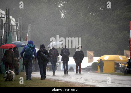 Stamford, Lincolnshire, Royaume-Uni. 06 Sep, 2019. Fortes pluies à la Land Rover Burghley Horse Trials, Stamford, Lincolnshire, le 6 septembre 2019. Crédit : Paul Marriott/Alamy Live News Banque D'Images