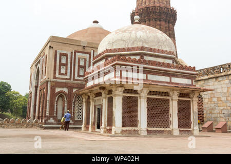 Tombeau de l'Imam Zamin prochaine d'Alai Darwaza à qutub complex, Qutub Minar, New Delhi, Inde Banque D'Images