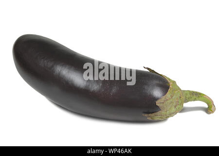 Droit isolé sur fond de légumes aubergines mûres blanches Banque D'Images