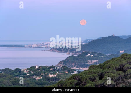 Littoral LEVER DE LLORET DE MAR Blanes Gérone Espagne CATALOGNE Banque D'Images