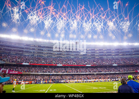 Chicago, Illinois, USA. 05 Sep, 2019. - Une vue sur le coup d'envoi avant le match de la NFL entre les Packers de Green Bay et les ours de Chicago à Soldier Field, à Chicago, IL. Photographe : Mike Wulf Crédit : csm/Alamy Live News Banque D'Images