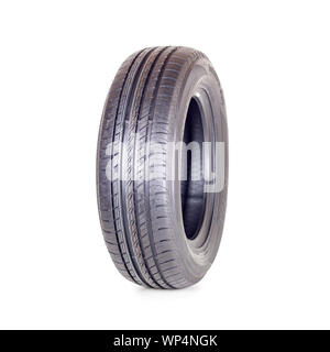 Pneu de voiture, pneu neuf Goodyear Dunlop Sava isolé sur fond blanc close up Banque D'Images