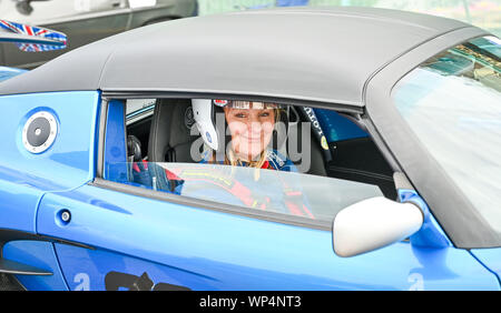 Brighton UK 7 Septembre 2019 - Les concurrents participent à l'assemblée annuelle nationale de Brighton Essais de vitesse le long de Madère en voiture sur le front . L'événement est géré par le Brighton and Hove Motor Club et est ouverte aux voitures et motos anciennes et nouvelles avec certains des conducteurs de 80 ans et . Crédit photo : Simon Dack / Alamy Live News Banque D'Images