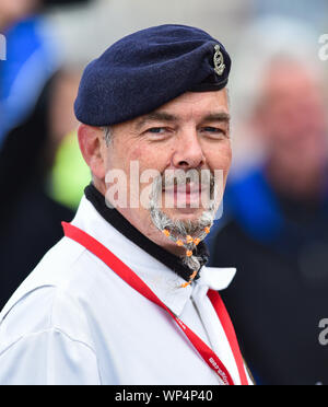 Brighton UK 7 Septembre 2019 - un Marshall lors de l'Assemblée nationale de Brighton Essais de vitesse le long de Madère en voiture sur le front . L'événement est géré par le Brighton and Hove Motor Club et est ouverte aux voitures et motos anciennes et nouvelles avec certains des conducteurs de 80 ans et . Crédit photo : Simon Dack / Alamy Live News Banque D'Images