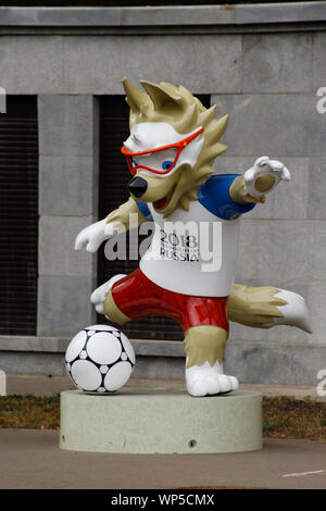 Moscou, Russie - 06 septembre, 2019 : la mascotte officielle de la Coupe du monde FIFA 2018 en Russie, la mascotte Zabivaka Wolf. Complexe sportif de Luzhniki Banque D'Images