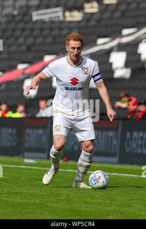 Milton Keynes, Royaume-Uni. Sep 7, 2019. MK Dons le Capitaine Dean Lewington pendant le ciel parier Ligue 1 match entre MK Dons et l'AFC Wimbledon à Stade MK, Milton Keynes le samedi 7 septembre 2019. (Crédit : John Cripps | MI News) usage éditorial uniquement, licence requise pour un usage commercial. Photographie peut uniquement être utilisé pour les journaux et/ou magazines des fins éditoriales Crédit : MI News & Sport /Alamy Live News Banque D'Images