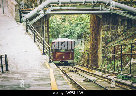 Hong Kong peak tram à Victoria Peak, l'un de l'attraction populaire pour les touristes. Banque D'Images