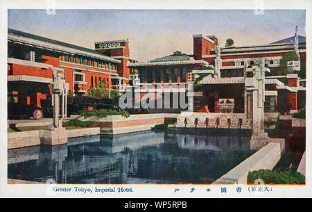 [ 1920 Japon - Tokyo Imperial Hotel conçu par Frank Lloyd Wright ] - La Teikoku Hotel (Hôtel Imperial) conçu par Frank Lloyd Wright, à Tokyo. La première Teikoku Hotel a ouvert ses portes le 20 novembre 1890. Il a été détruit par un incendie le 16 avril 1922. Le 1 septembre 1923, le bâtiment conçu par Frank Lloyd Wright a été ouverte. Ce bâtiment a été démoli en 1968. 20e siècle vintage carte postale. Banque D'Images