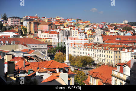 Lisbonne, Portugal - 16 Mars : vue du haut de la place Rossio et le centre-ville de Lisbonne. Banque D'Images