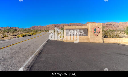 Panneau d'entrée à Joshua Tree National Park le 14 novembre 2015 en Californie. Le parc comprend la réunion du désert de Mojave et la Colorado eco Banque D'Images