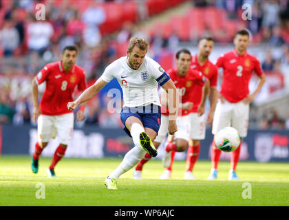 Londres, Royaume-Uni. 7 septembre 2019 ; 7 septembre 2019 ; le stade de Wembley, Londres, Angleterre ; European Championships 2020 Qualificatif, l'Angleterre et la Bulgarie ; Harry Kane d'Angleterre tire à marquer son 2e but de côtés une pénalité à la 48e minute pour le rendre 2-0 - usage éditorial uniquement. Credit : Action Plus Sport Images/Alamy Live News Banque D'Images