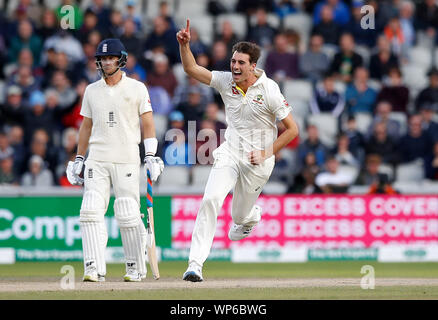 Pat l'Australie célèbre Cummins en tenant le guichet de l'Angleterre de la racine Joe (pas sur la photo) lors de la quatrième journée de la quatrième épreuve à cendres Unis Old Trafford, Manchester. Banque D'Images