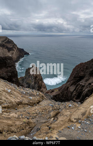 Paysage de la naissance d'un pays des Capelinhos éruption volcanique en 1957-1958 à l'île de Faial. Le Capelinhos est un volcan monogénique situé sur th Banque D'Images