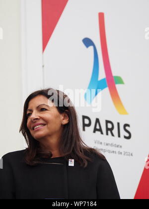Anne Hidalgo, maire de Paris, donne un discours d'appuyer la candidature de cette ville pour accueillir les Jeux Olympiques 2024 à la 130e session du Comité International Olympique qui se tiendra à Lima. Banque D'Images