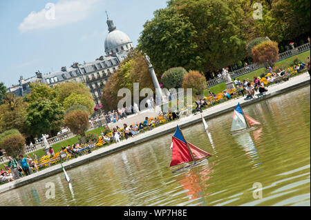 Jardin du Luxembourg der ist ein früher königlicher, heute im Schlosspark staatlicher Pariser Quartier Latin mit einer Fläche von 26 Hektar. Die Anlag Banque D'Images