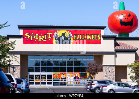 23 août, 2019 Sacramento / CA / USA - Spirit of store saisonniers Halloween Halloween Spirit ; LLC est un détaillant de saison qui fournit l'Halloween decorati Banque D'Images