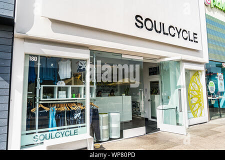 28 août 2019, Palo Alto / CA / USA - Soulcycle emplacement dans centre commercial de Stanford, Silicon Valley ; SoulCycle est une nouvelle remise en forme basée à New York comp Banque D'Images