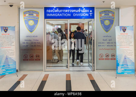 Bangkok - 11 juillet 2019 : une entrée de la Thaïlande au bureau d'immigration du gouvernement-23 Phethburi Road Soi 15 complexe. Banque D'Images