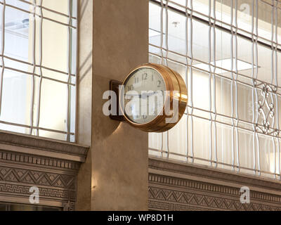Hall détails architecturaux, Richard Arnold Sheppard U.S. Bureau de poste et palais de justice est un monument situé cinq étages du bâtiment en pierre calcaire à Little Rock, Arkansas Banque D'Images