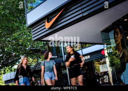 Berlin, Allemagne. 11 juillet, 2019. L'entrée du magasin Nike à Berlin. Credit : Hendrik Osula SOPA/Images/ZUMA/Alamy Fil Live News Banque D'Images