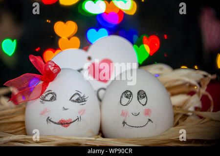 Deux coquilles smiley faces avec cress sprouts Banque D'Images