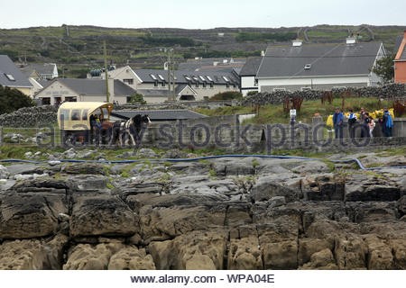 Sur les visiteurs, la plus petite d'Inisheer des îles d'Aran qui se trouvent au large de la côte du Connemara, Galway. Banque D'Images