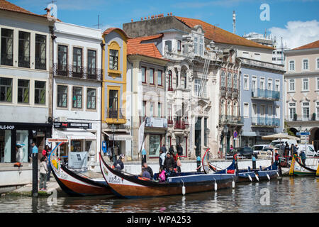 La vieille ville d'Aveiro, au sud de Porto au Portugal dans l'Europe. Portugal, Porto, avril, 2019 Banque D'Images