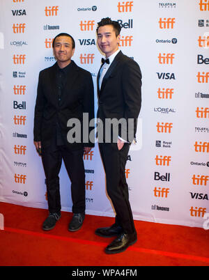 Toronto, Canada. Sep 7, 2019. L'acteur Mark Chao (R) et directeur Lou Ye poser pour photos avant la première nord-américaine du film 'Samedi Fiction', au Théâtre du jardin d'hiver au cours de la 2019 Festival International du Film de Toronto (TIFF) à Toronto, Canada, le 7 septembre 2019. Source : Xinhua/Zheng Zou Banque D'Images