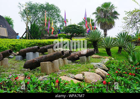 XIAMEN, CHINE -14 JUIN 2019- Vue de la forteresse de Hulishan, un monument classé monument historique avec des canons à Xiamen (Amoy), surplombant le détroit de Taiwan je Banque D'Images