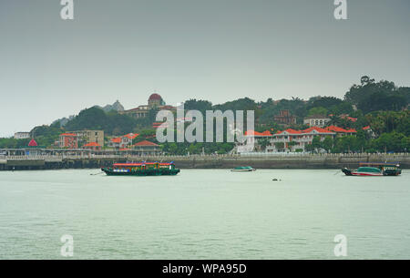 XIAMEN, CHINE -12 JUIN 2019- Vue d'un terminal de ferries à 141, un patrimoine mondial de l'île piétonne en face de Xiamen (Amoy) dans la Taiwan Banque D'Images