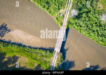 Vue aérienne d'un pont sur le ranch de la rivière au loup au Nebraska Sandhills près de Dunning Banque D'Images