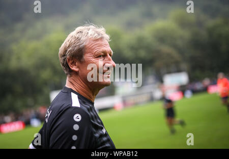 Geislingen An Der Steige, Allemagne. 05Th Sep 2019. Football : match de bienfaisance avec les vieilles étoiles dans le PDE stadium. Guido Buchwald se réchauffe avant le match. Credit : Christoph Schmidt/dpa/Alamy Live News Banque D'Images