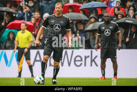 Geislingen An Der Steige, Allemagne. 05Th Sep 2019. Football : match de bienfaisance avec les vieilles étoiles dans le PDE stadium. Guido Buchwald du "Reste du Monde" sur l'équipe de la balle. Credit : Christoph Schmidt/dpa/Alamy Live News Banque D'Images