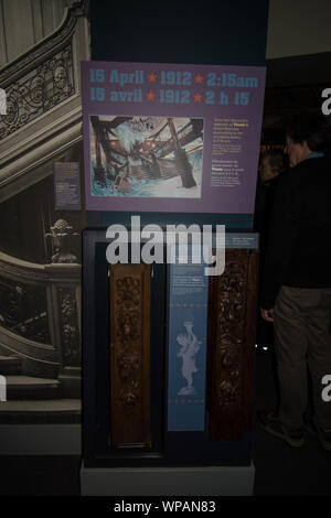 Affiche et parties de l'escalier du navire Titanic in Museum à Halifax Nouvelle-Écosse le Canada a frappé le navire White Star Line de la bugue de glace les gens sont morts dans la partie de glace Banque D'Images