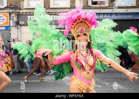 L'école de samba du Carnaval 2019 à Hackney Banque D'Images