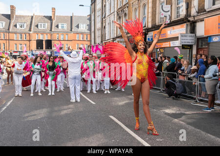 L'école de samba du Carnaval 2019 à Hackney Banque D'Images
