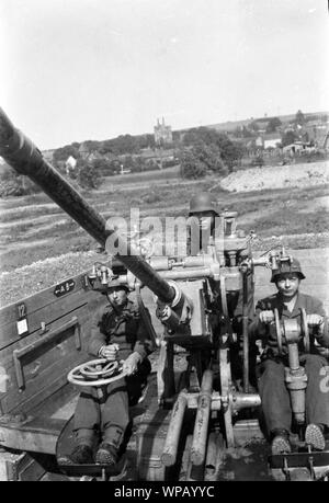 Wehrmacht Luftwaffe / Flugabwehrkanone FLAK 3,7 cm / 37 mm - Anti Aircraft Gun 3,7 cm / 37mm M1939 Banque D'Images