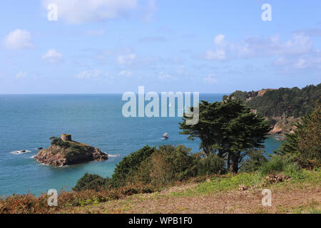 Portelet Tower, sur une île au large de Portelet Bay, Jersey, Channel Islands. Banque D'Images