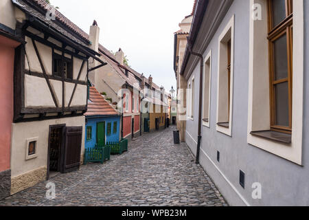 Golden Lane sur le château de Prague avec aucun peuple Banque D'Images