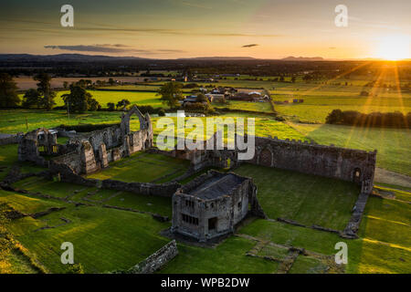 Abbaye de Haughmond au coucher du soleil Banque D'Images